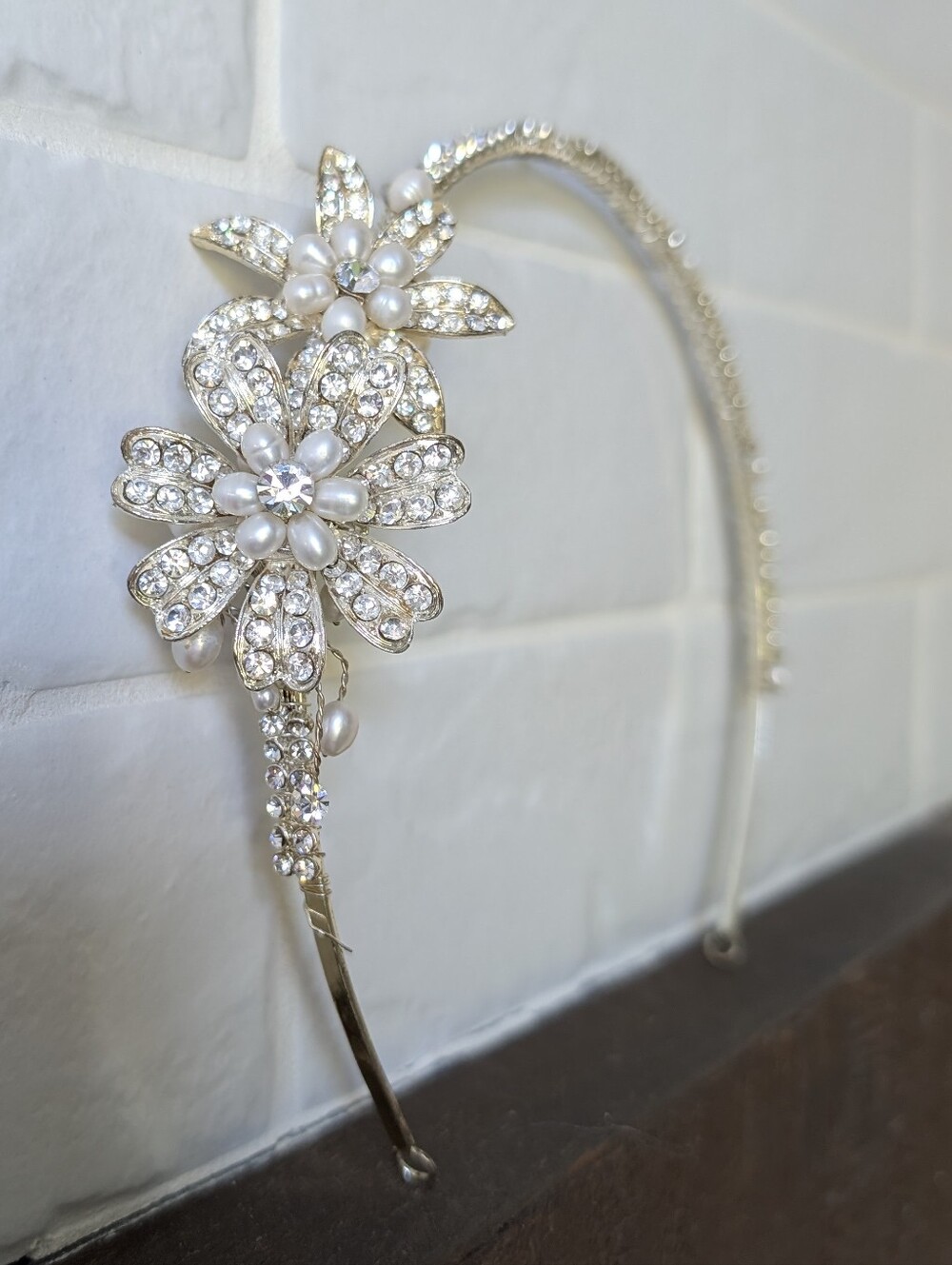 Ornate Flower Crystal And Faux Pearl Silver Tone Head Band Hair Accessory